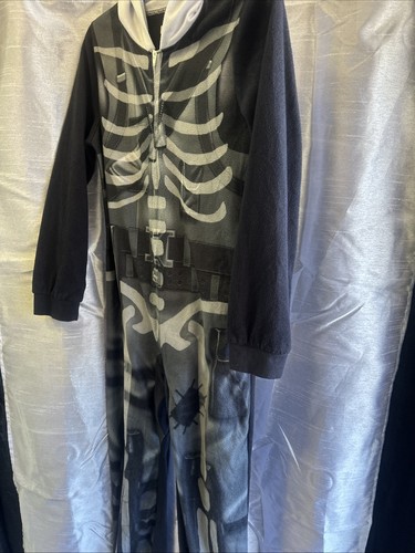 Fortnite skeleton size - fortnite,